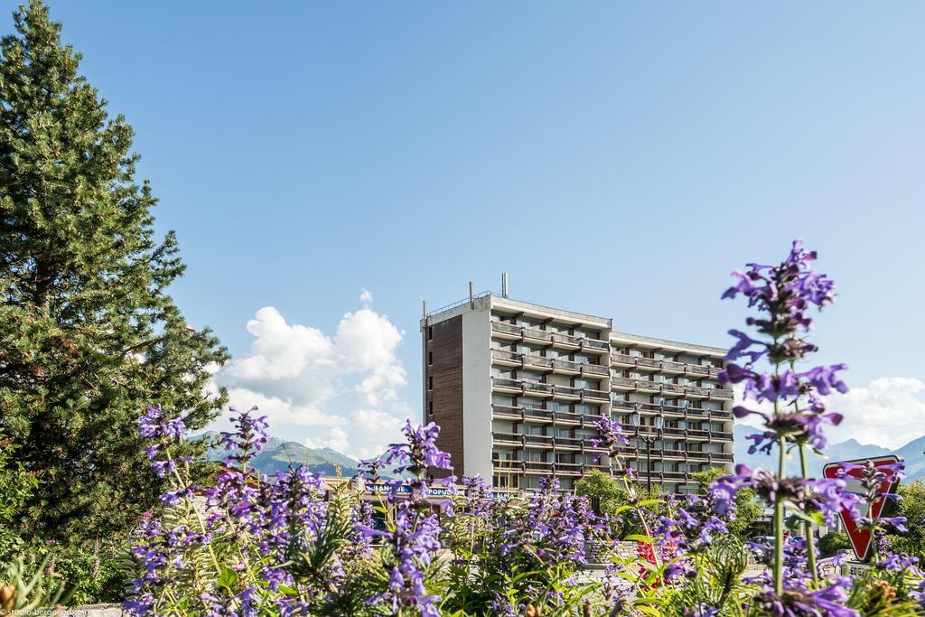 Residence Pierre & Vacances Les Ecrins Courchevel Exterior photo